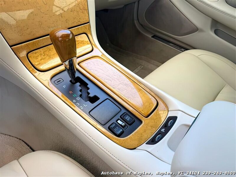 2003 Lexus SC 430   - Photo 24 - Naples, FL 34104