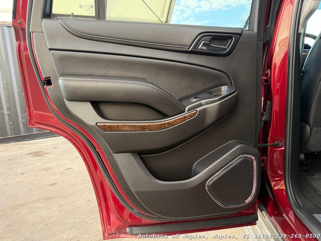 2016 Chevrolet Tahoe LT   - Photo 26 - Naples, FL 34104