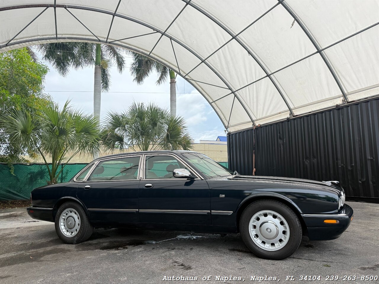 1999 Jaguar Vanden Plas - Photo 2 - Naples, FL 34104