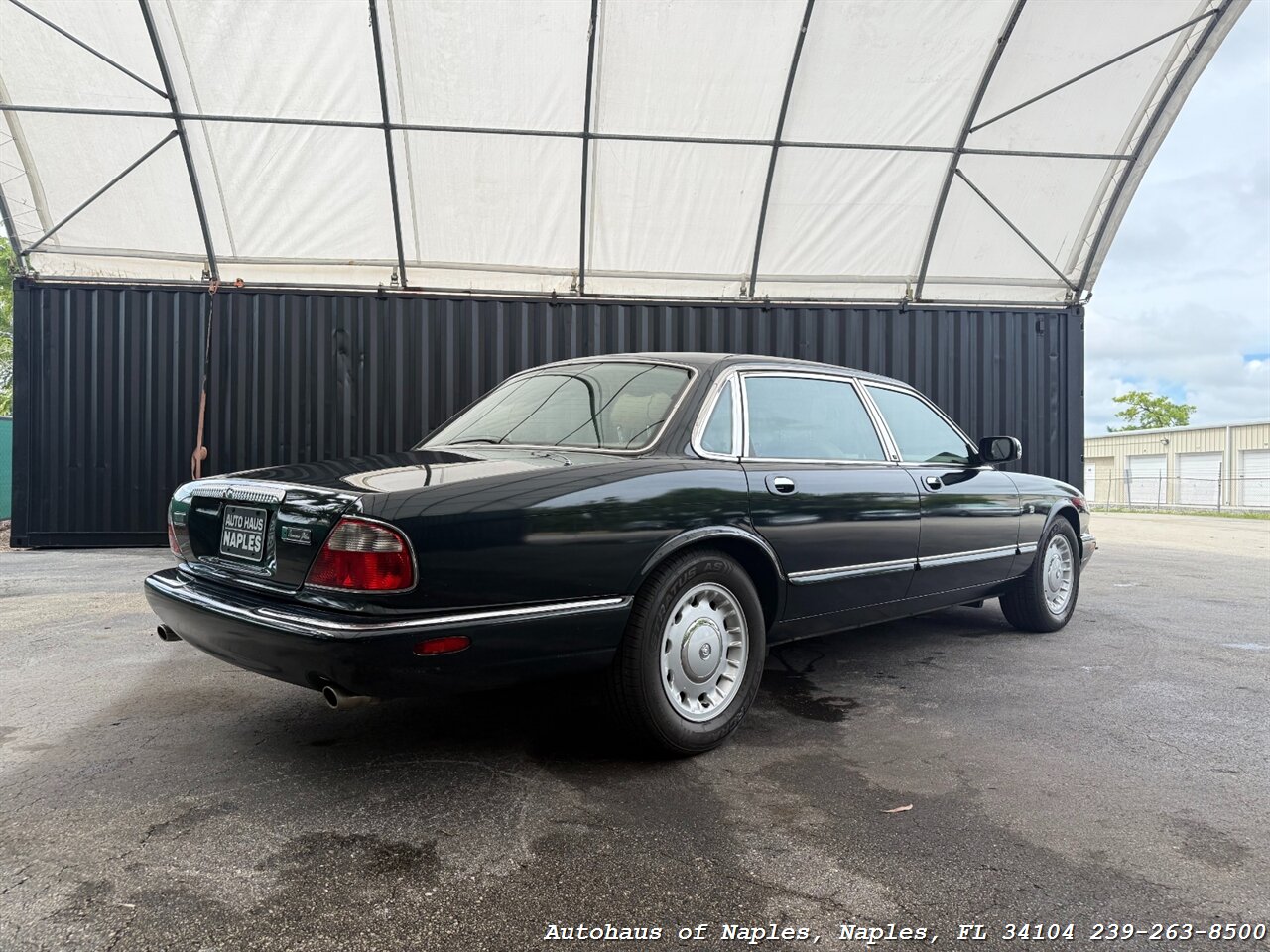1999 Jaguar Vanden Plas - Photo 8 - Naples, FL 34104