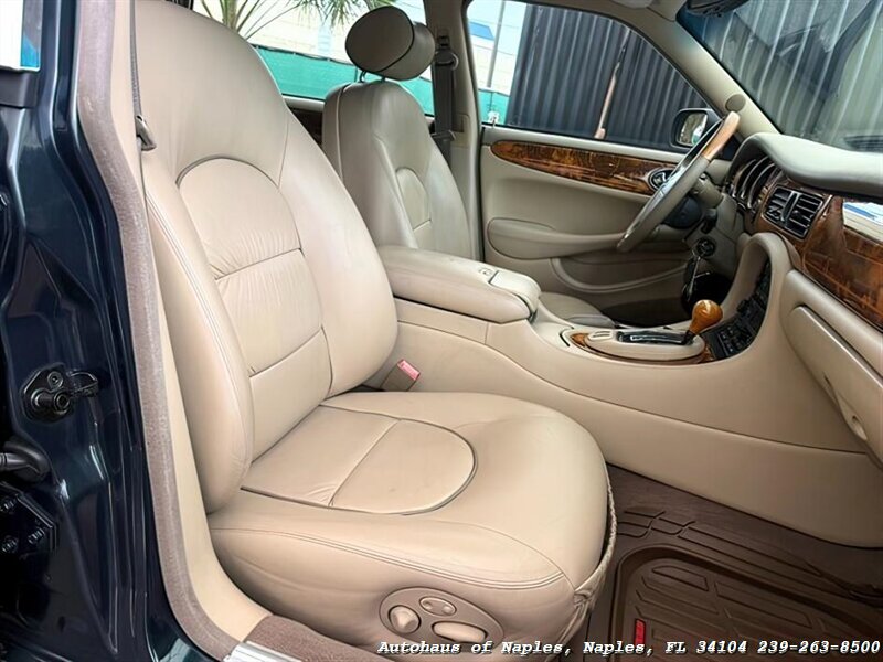 1999 Jaguar Vanden Plas   - Photo 24 - Naples, FL 34104