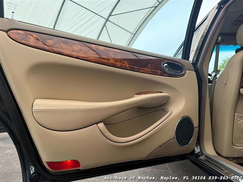 1999 Jaguar Vanden Plas   - Photo 21 - Naples, FL 34104