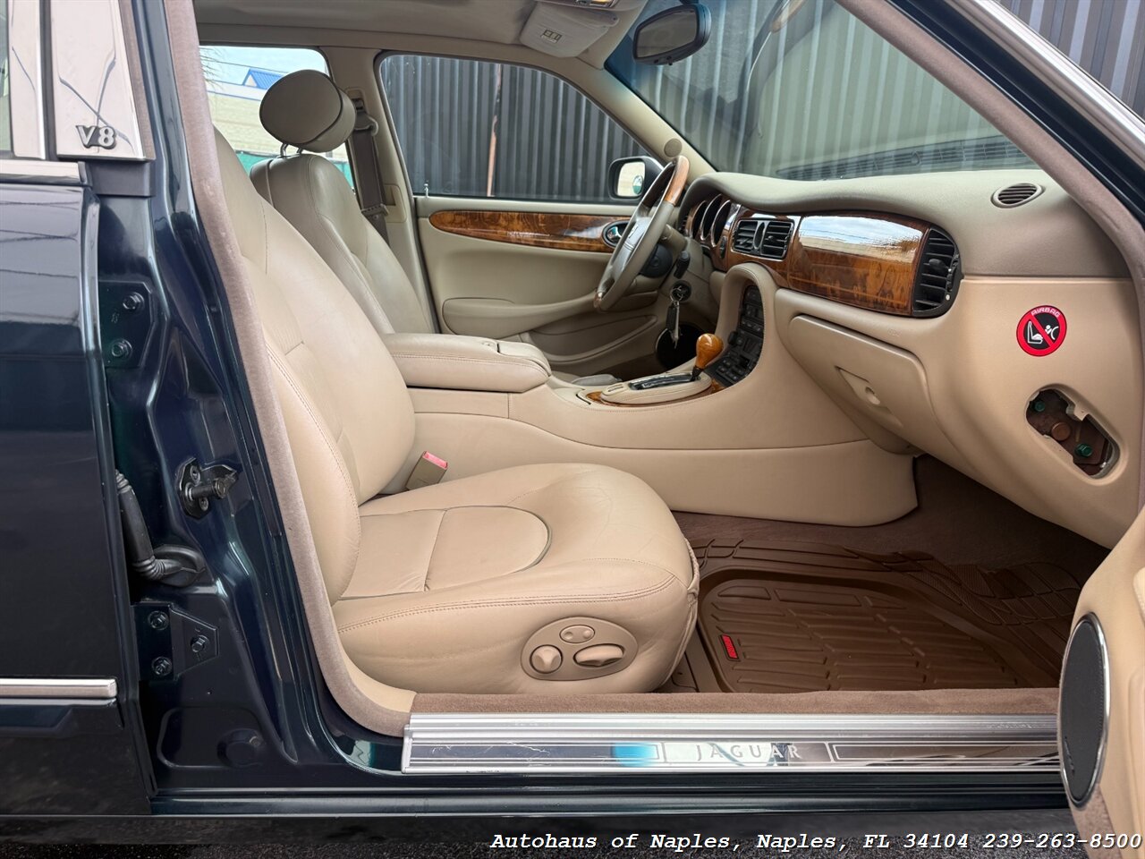 1999 Jaguar Vanden Plas - Photo 23 - Naples, FL 34104
