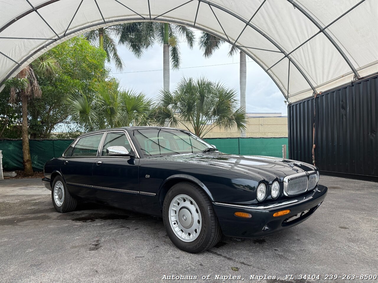 1999 Jaguar Vanden Plas - Photo 1 - Naples, FL 34104