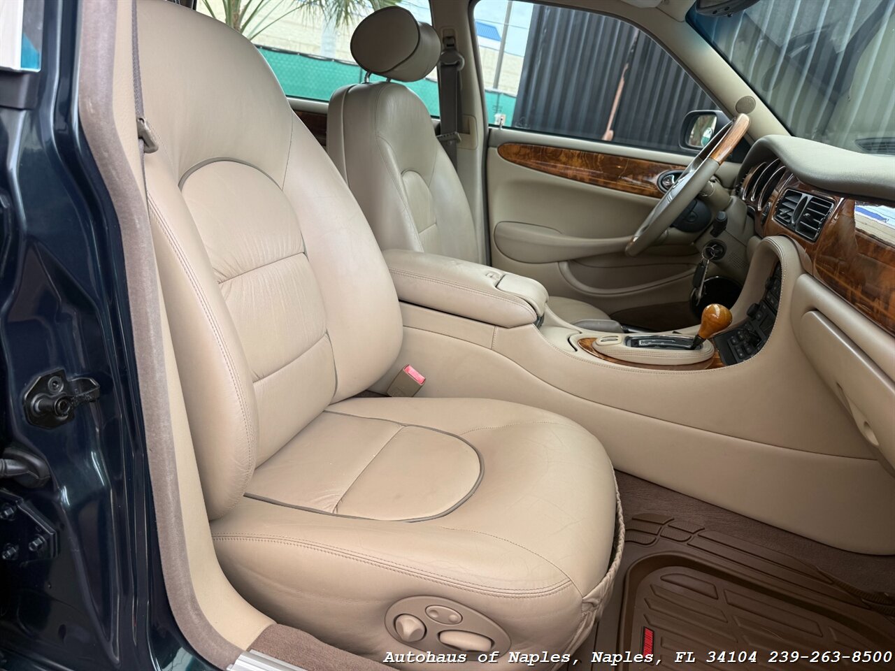 1999 Jaguar Vanden Plas - Photo 24 - Naples, FL 34104