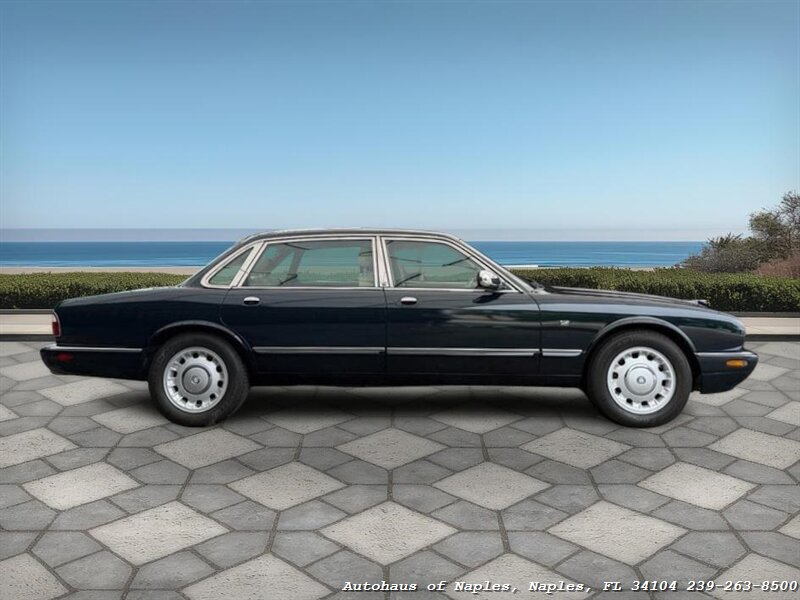 1999 Jaguar Vanden Plas   - Photo 9 - Naples, FL 34104