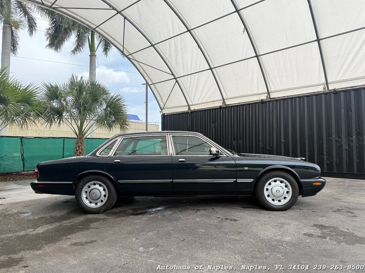 1999 Jaguar Vanden Plas - Photo 9 - Naples, FL 34104