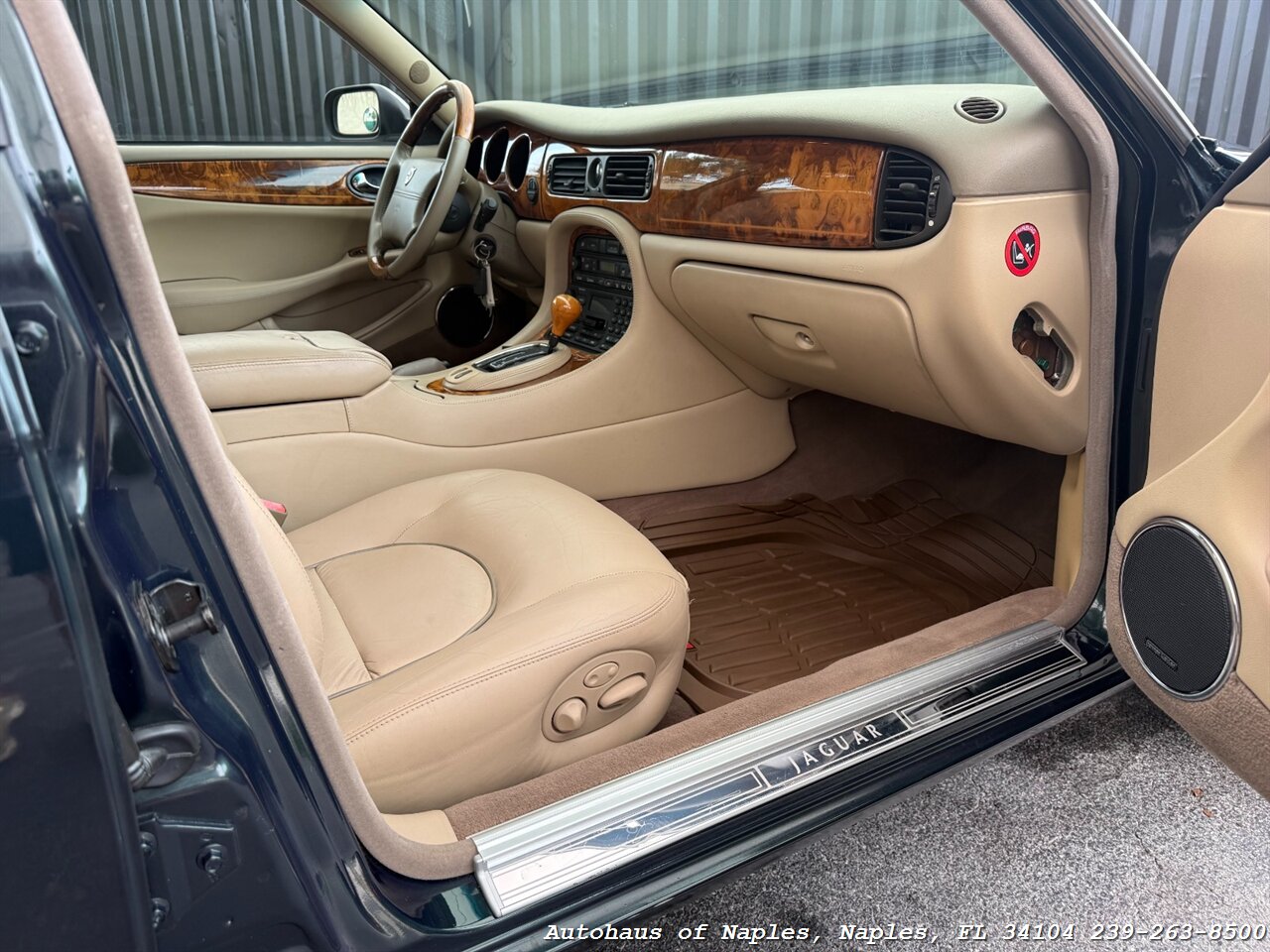 1999 Jaguar Vanden Plas - Photo 22 - Naples, FL 34104