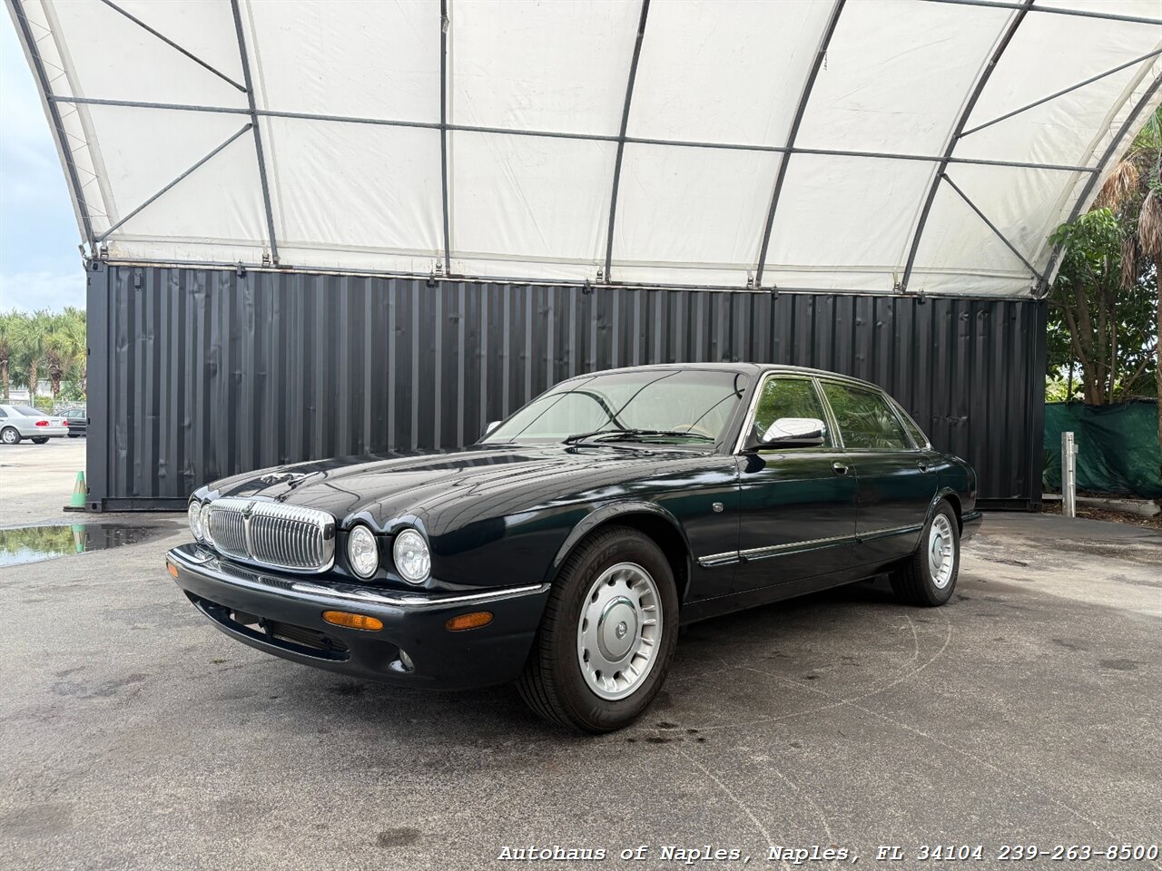 1999 Jaguar Vanden Plas - Photo 4 - Naples, FL 34104