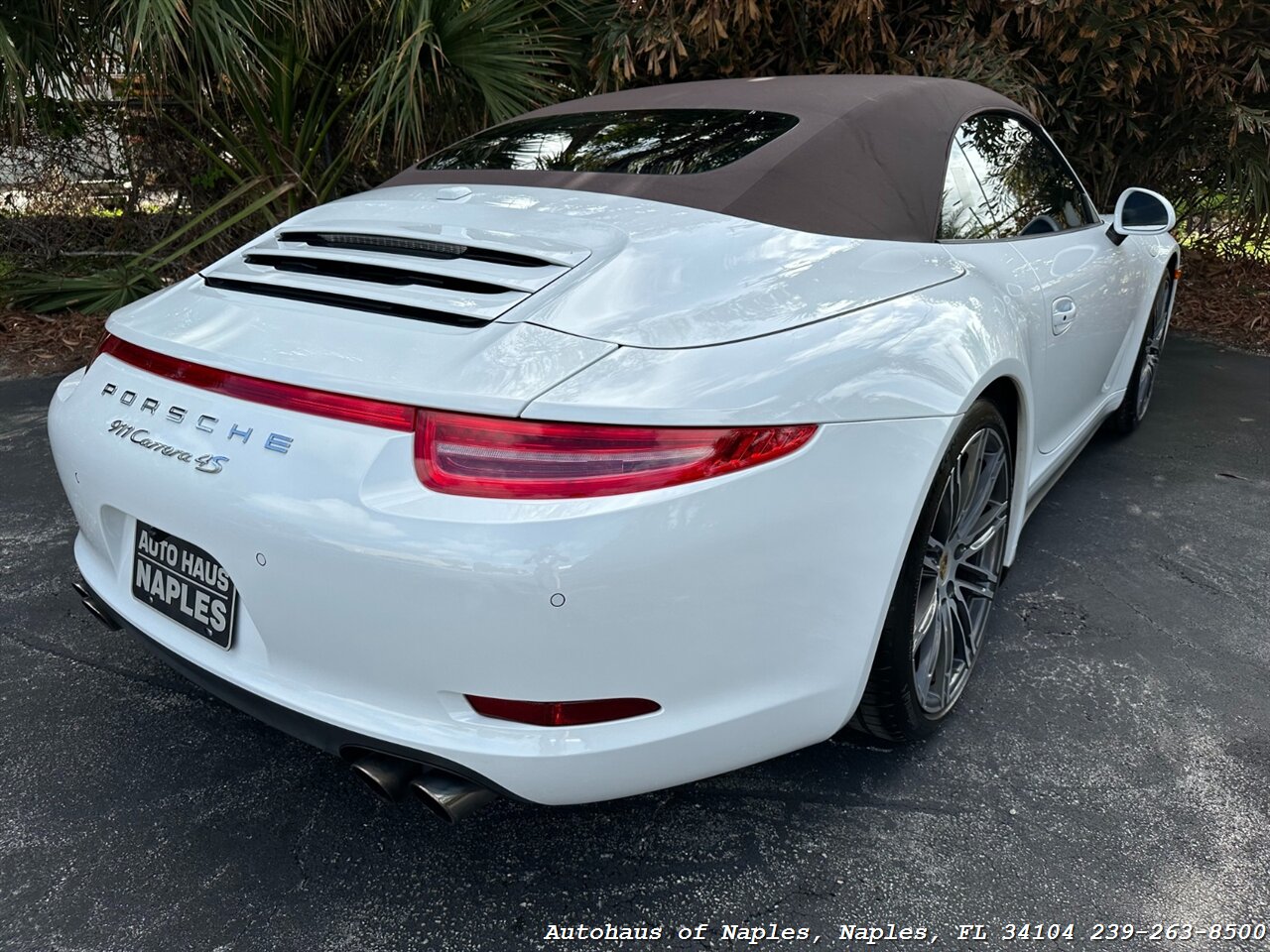 2015 Porsche 911 Carrera 4S Cabriolet   - Photo 12 - Naples, FL 34104