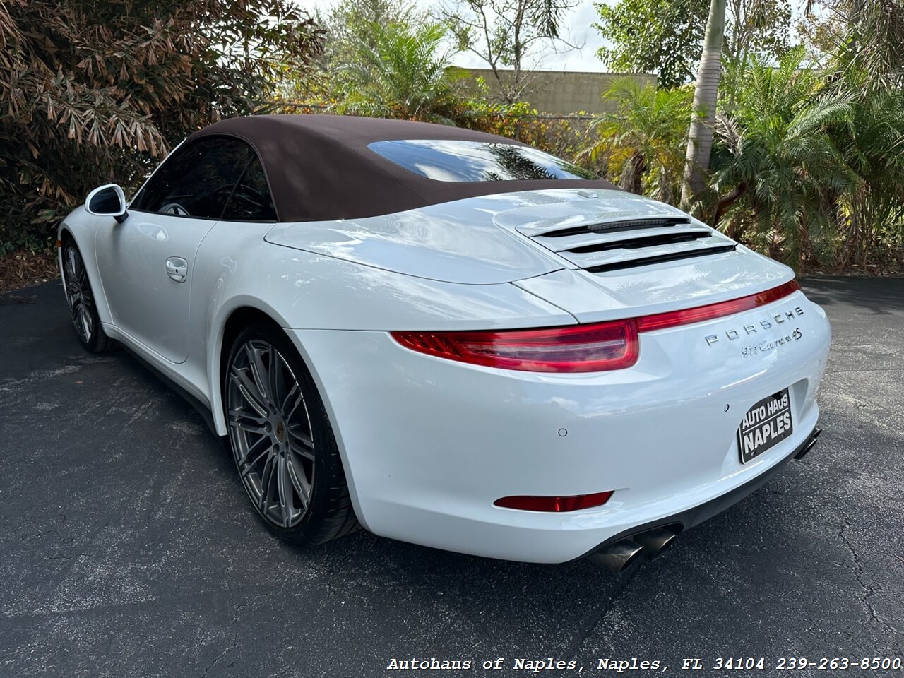 2015 Porsche 911 Carrera 4S Cabriolet   - Photo 10 - Naples, FL 34104