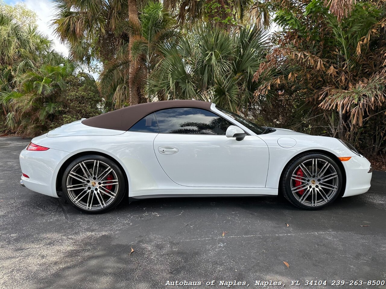 2015 Porsche 911 Carrera 4S Cabriolet   - Photo 13 - Naples, FL 34104