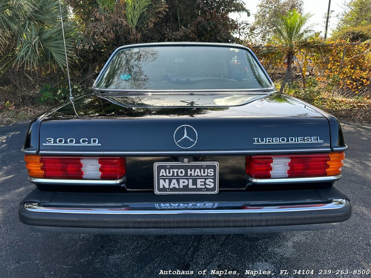 1982 Mercedes-Benz 300 CD   - Photo 13 - Naples, FL 34104