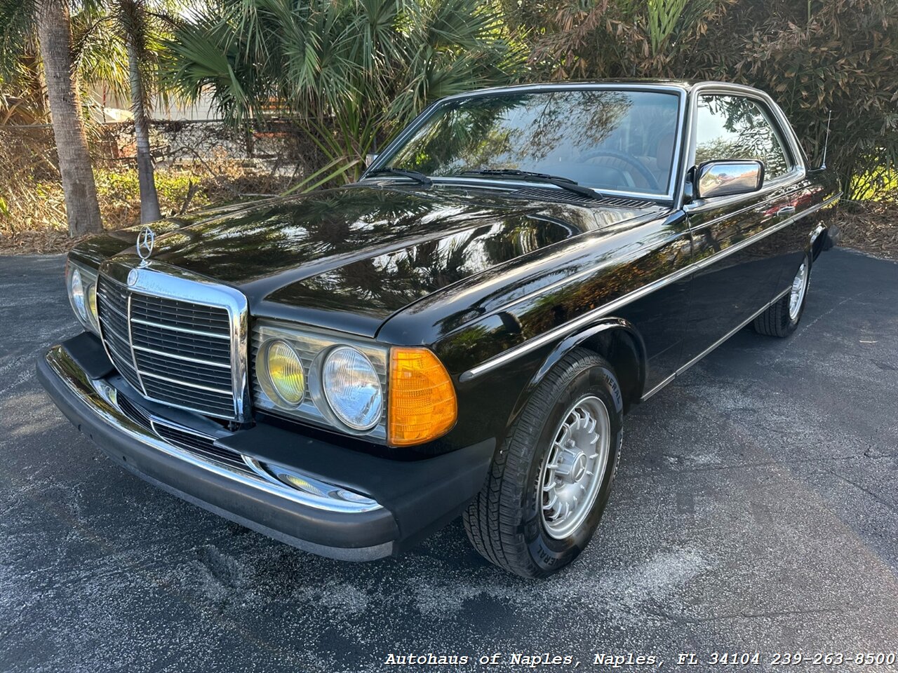 1982 Mercedes-Benz 300 CD   - Photo 4 - Naples, FL 34104