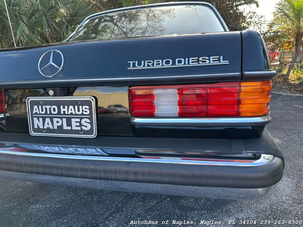 1982 Mercedes-Benz 300 CD   - Photo 19 - Naples, FL 34104