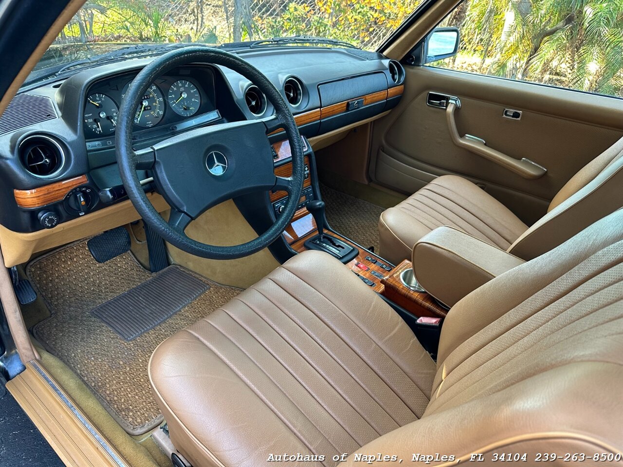 1982 Mercedes-Benz 300 CD   - Photo 29 - Naples, FL 34104