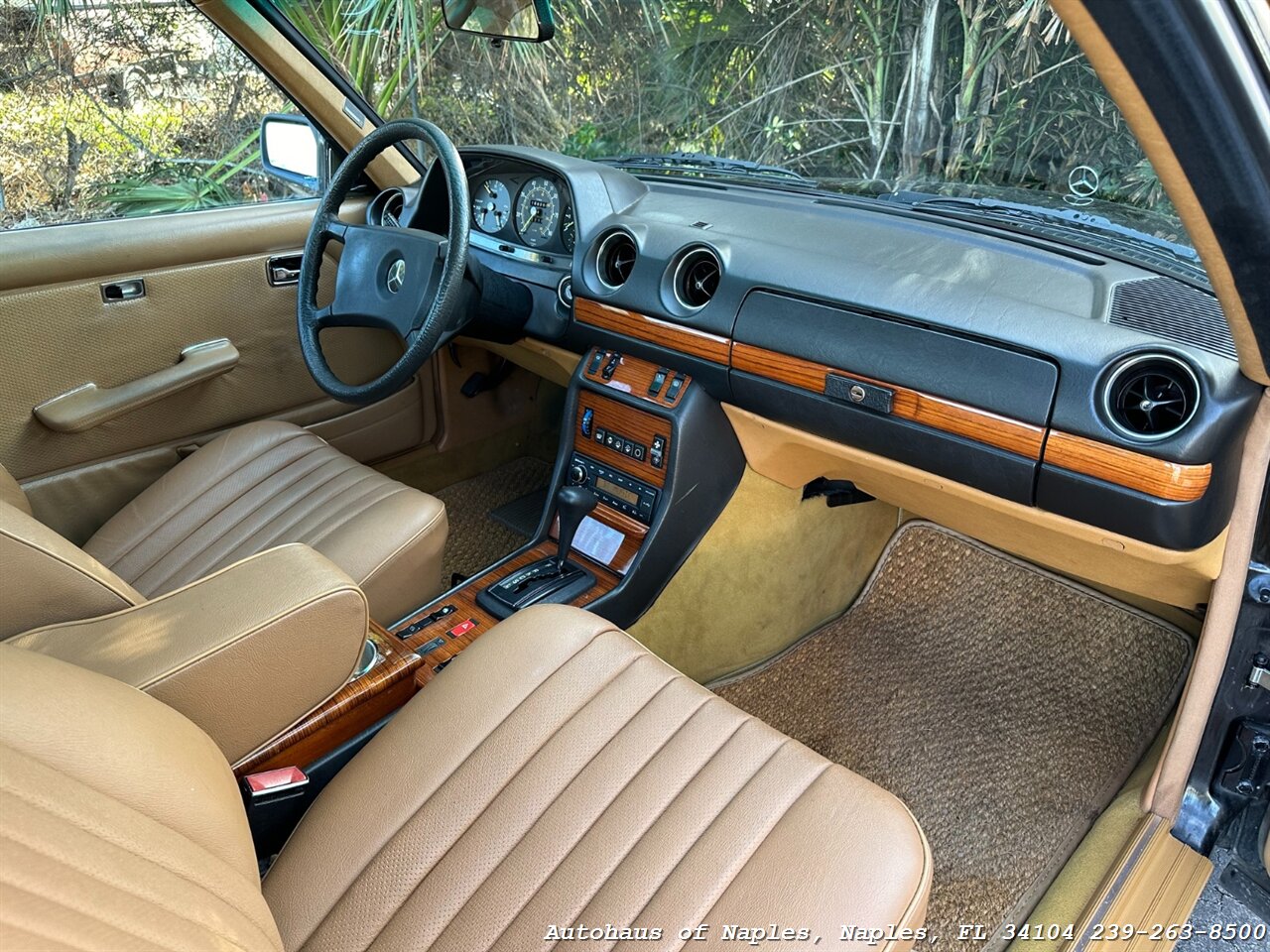 1982 Mercedes-Benz 300 CD   - Photo 33 - Naples, FL 34104