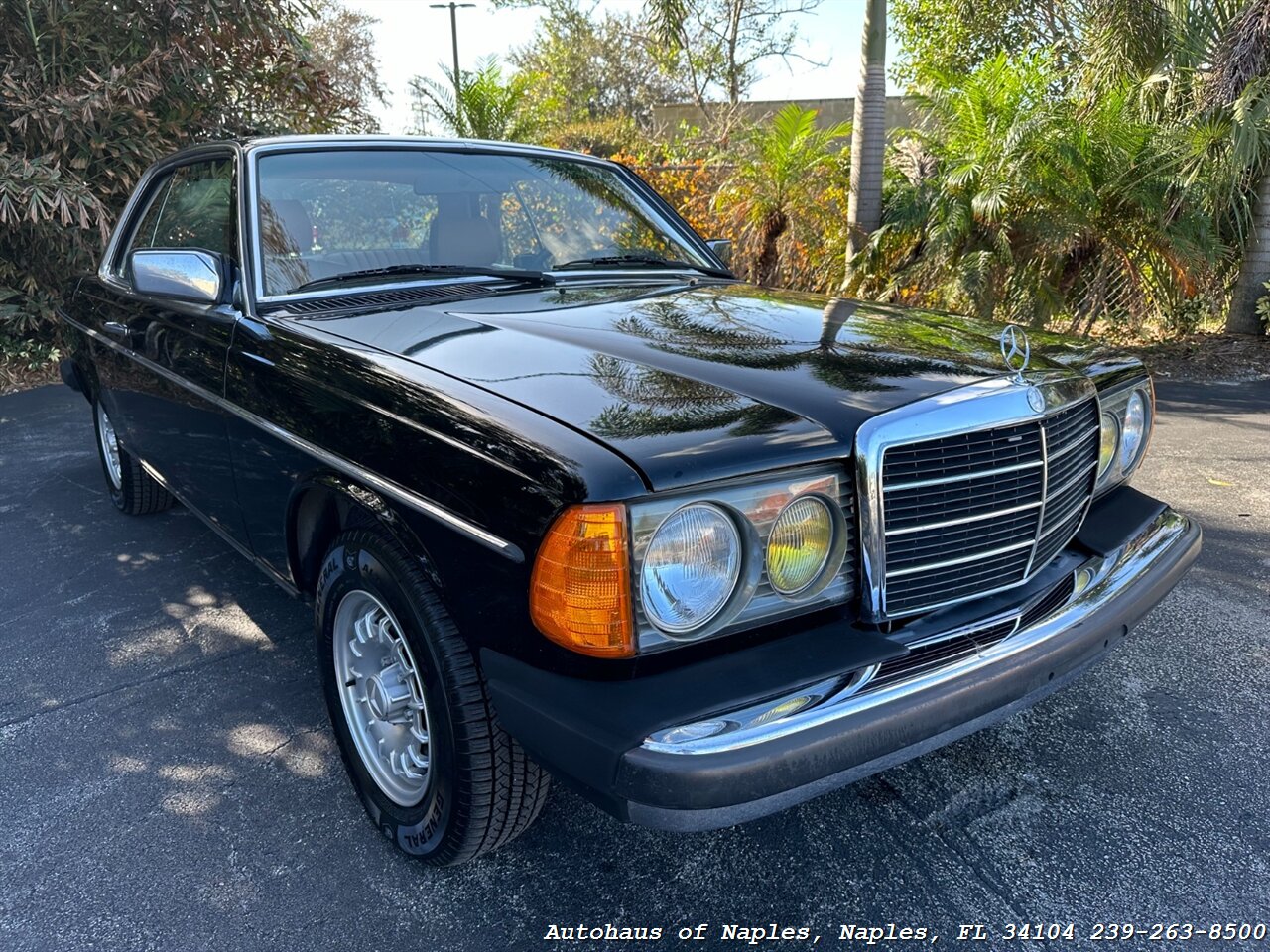 1982 Mercedes-Benz 300 CD   - Photo 1 - Naples, FL 34104