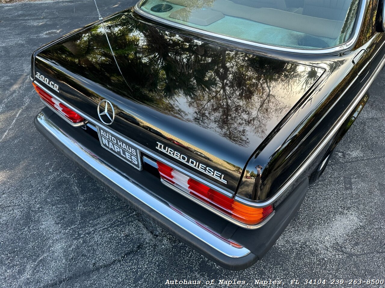 1982 Mercedes-Benz 300 CD   - Photo 17 - Naples, FL 34104