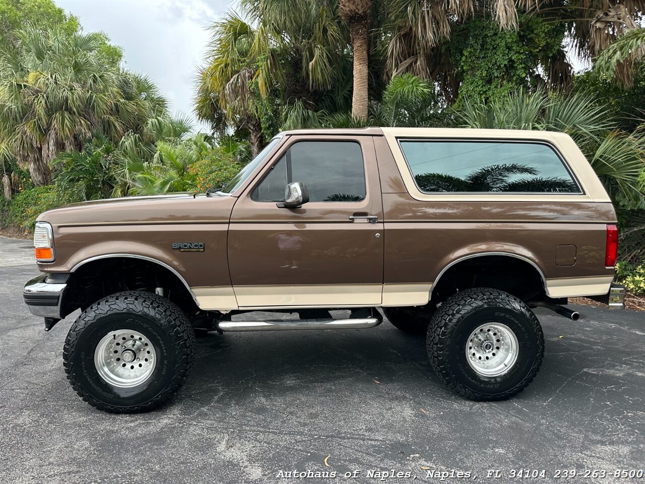 1993 Ford Bronco Eddie Bauer   - Photo 5 - Naples, FL 34104