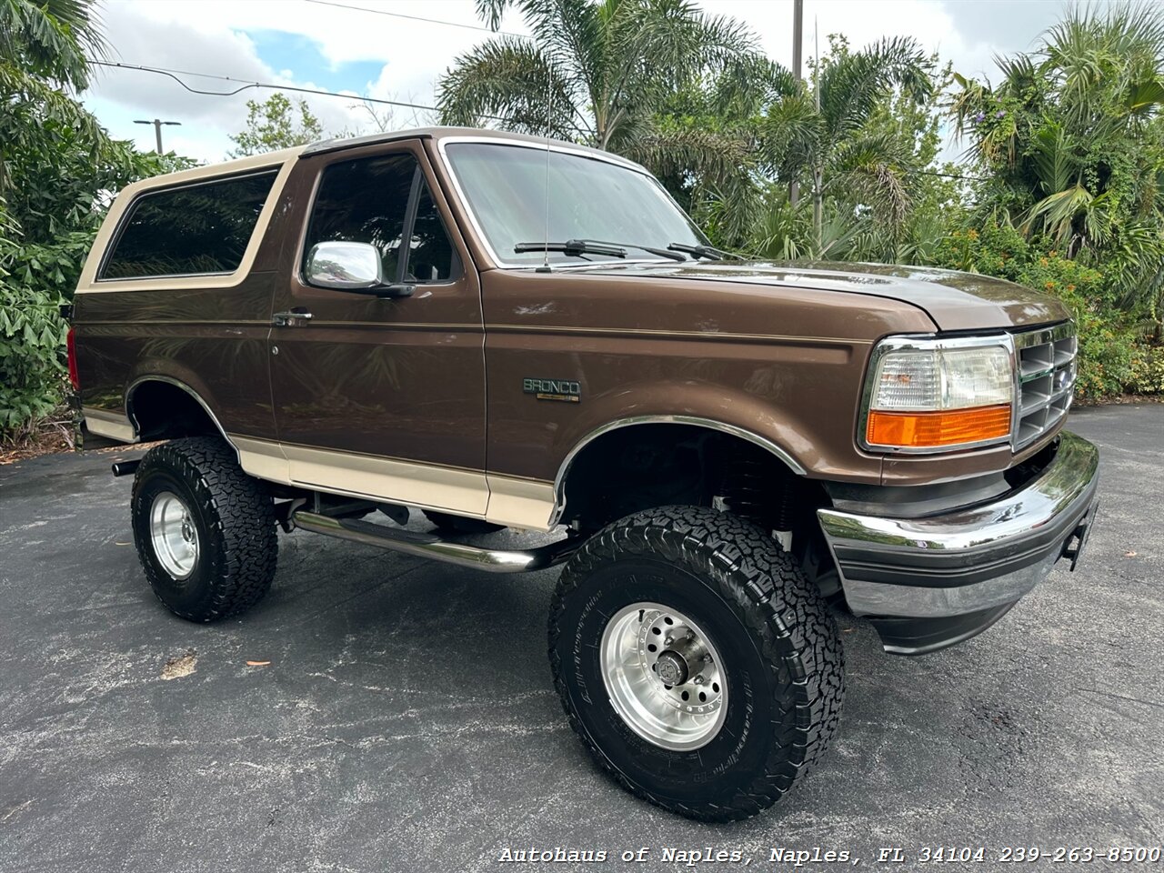 1993 Ford Bronco Eddie Bauer   - Photo 2 - Naples, FL 34104