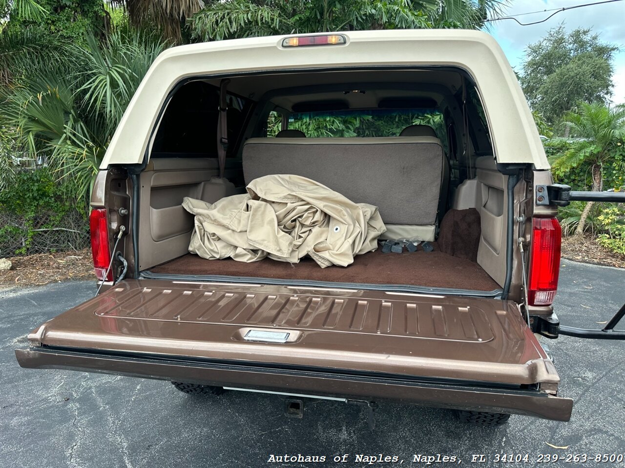 1993 Ford Bronco Eddie Bauer   - Photo 15 - Naples, FL 34104