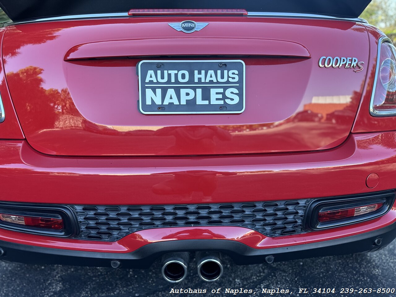 2015 MINI Convertible Cooper S   - Photo 17 - Naples, FL 34104