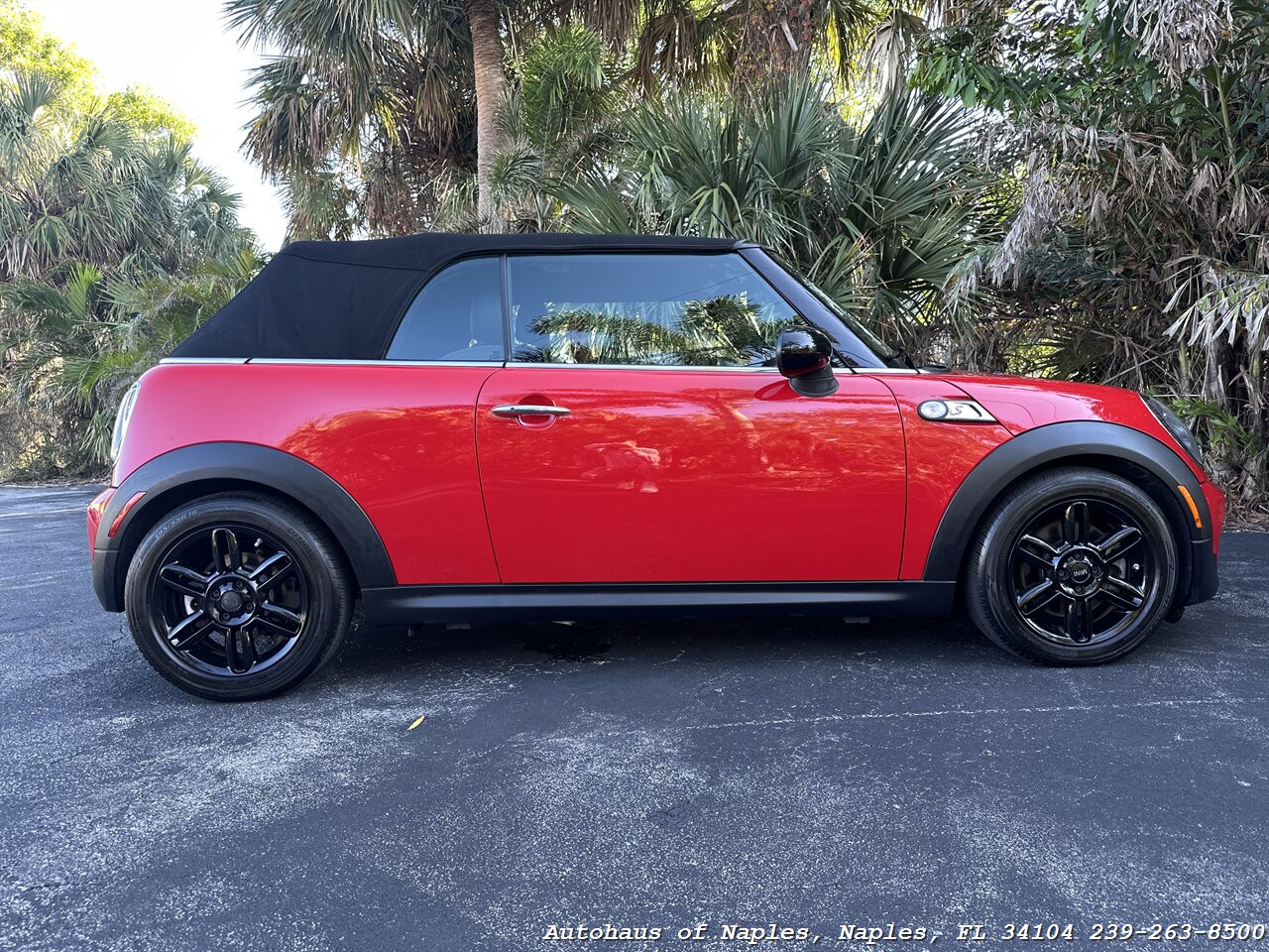 2015 MINI Convertible Cooper S   - Photo 28 - Naples, FL 34104