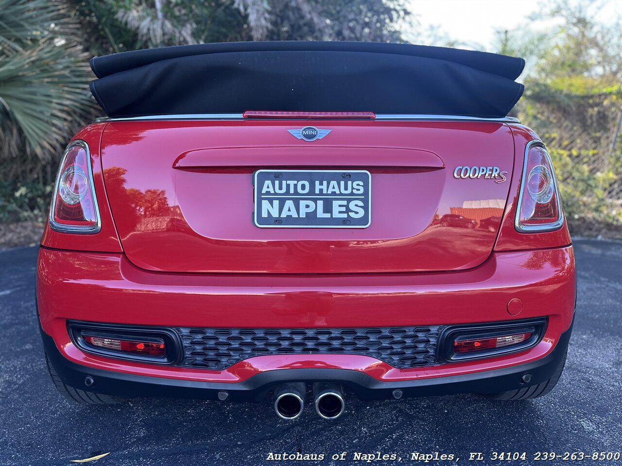 2015 MINI Convertible Cooper S   - Photo 13 - Naples, FL 34104