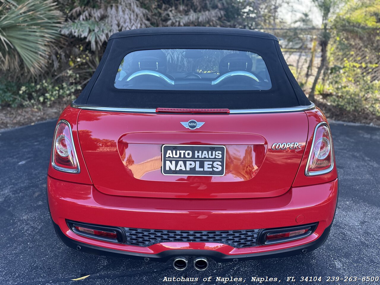 2015 MINI Convertible Cooper S   - Photo 26 - Naples, FL 34104