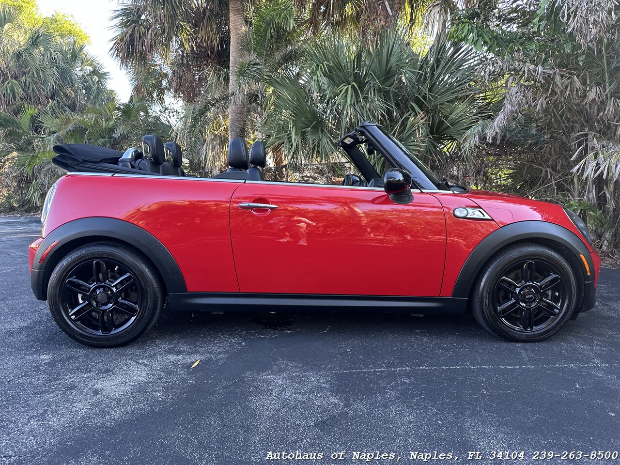 2015 MINI Convertible Cooper S   - Photo 15 - Naples, FL 34104