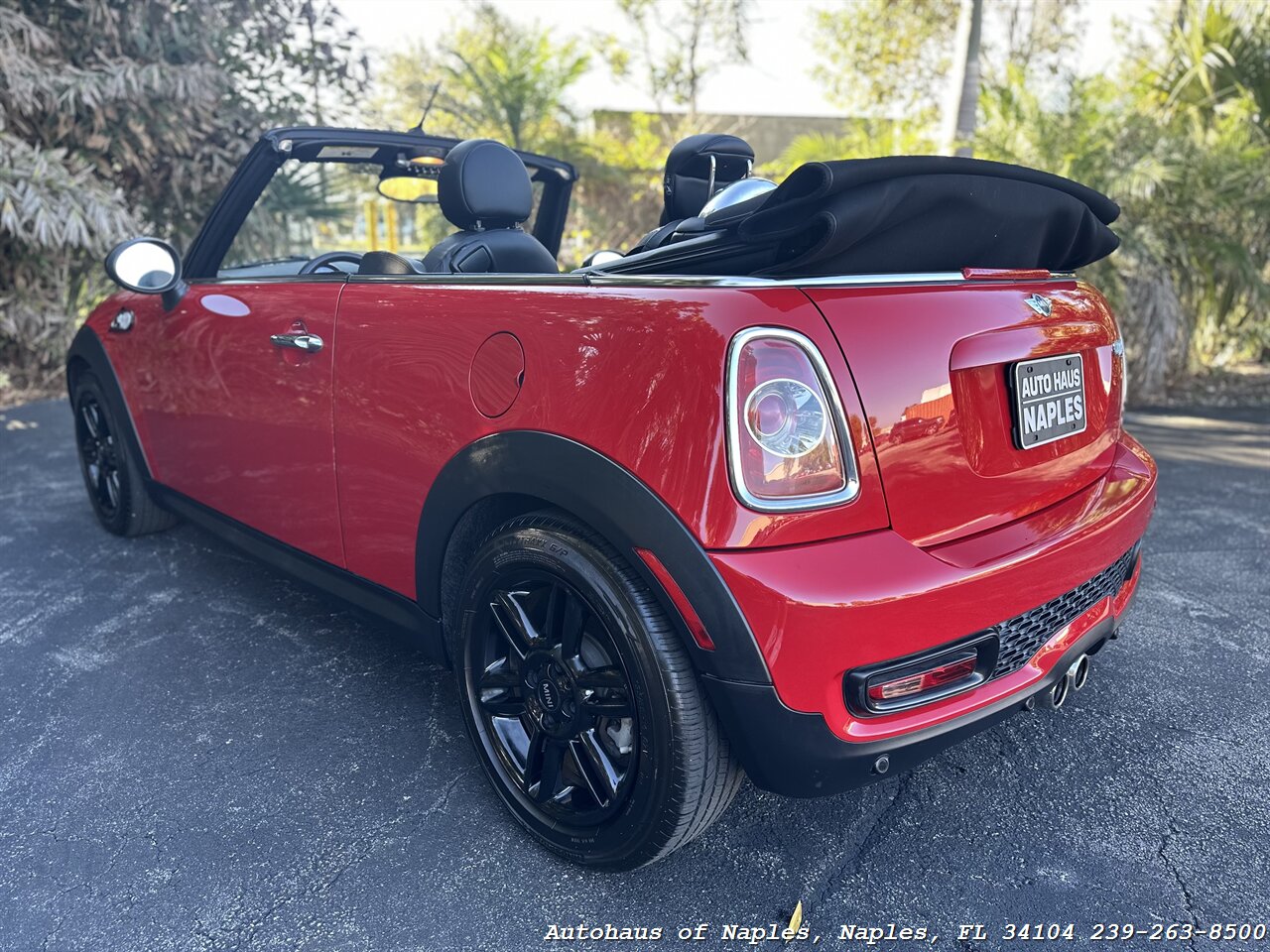 2015 MINI Convertible Cooper S   - Photo 12 - Naples, FL 34104