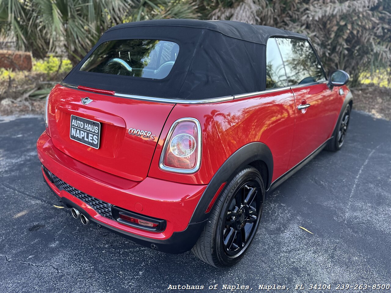 2015 MINI Convertible Cooper S   - Photo 25 - Naples, FL 34104