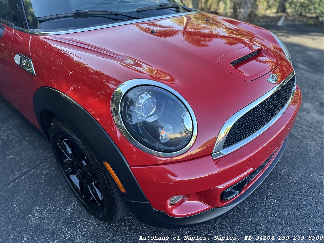 2015 MINI Convertible Cooper S   - Photo 6 - Naples, FL 34104