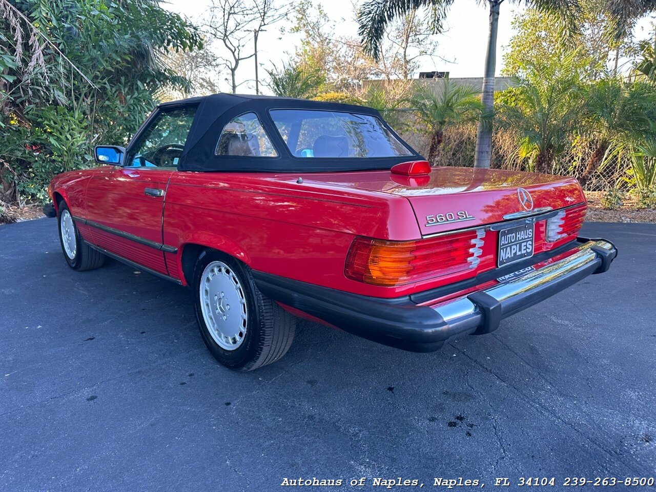 1987 Mercedes-Benz 560 SL w/ Hardtop   - Photo 10 - Naples, FL 34104