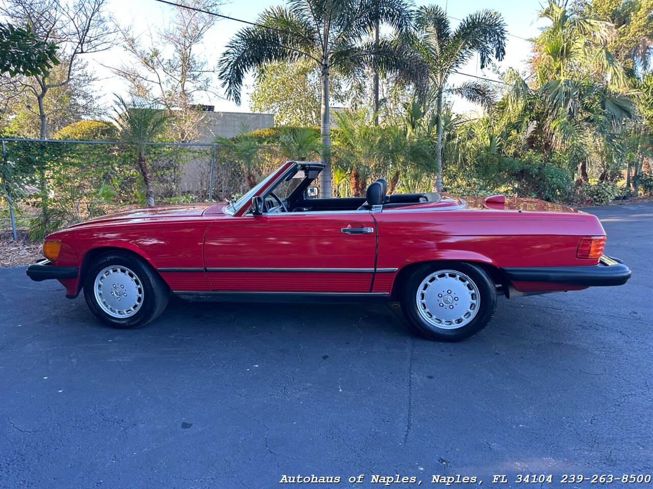 1987 Mercedes-Benz 560 SL w/ Hardtop   - Photo 23 - Naples, FL 34104