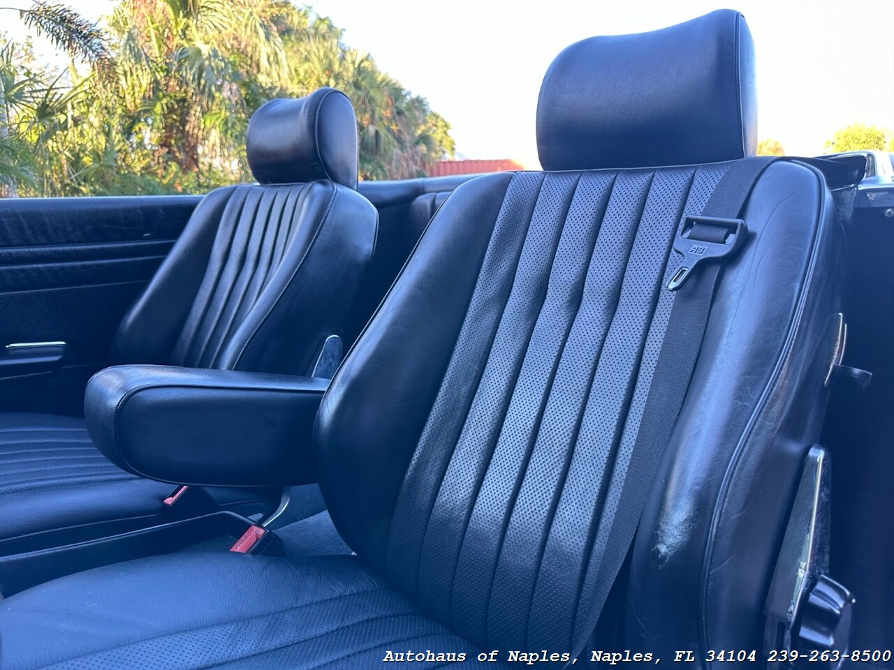 1987 Mercedes-Benz 560 SL w/ Hardtop   - Photo 26 - Naples, FL 34104