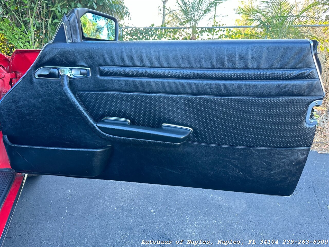 1987 Mercedes-Benz 560 SL w/ Hardtop   - Photo 33 - Naples, FL 34104