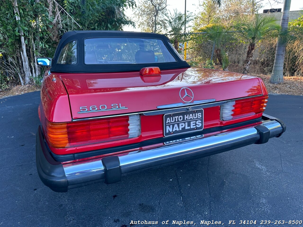 1987 Mercedes-Benz 560 SL w/ Hardtop   - Photo 11 - Naples, FL 34104