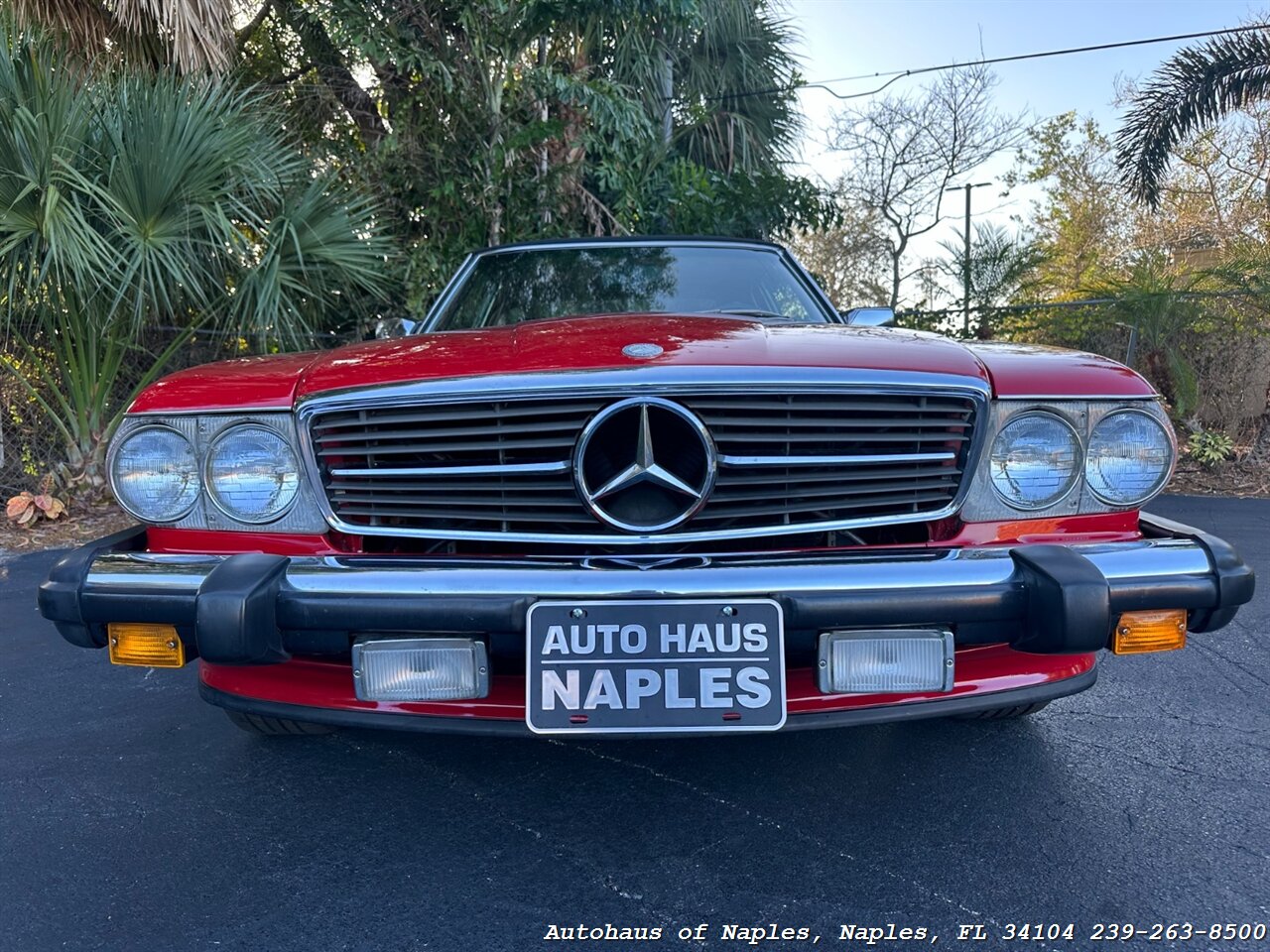 1987 Mercedes-Benz 560 SL w/ Hardtop   - Photo 4 - Naples, FL 34104