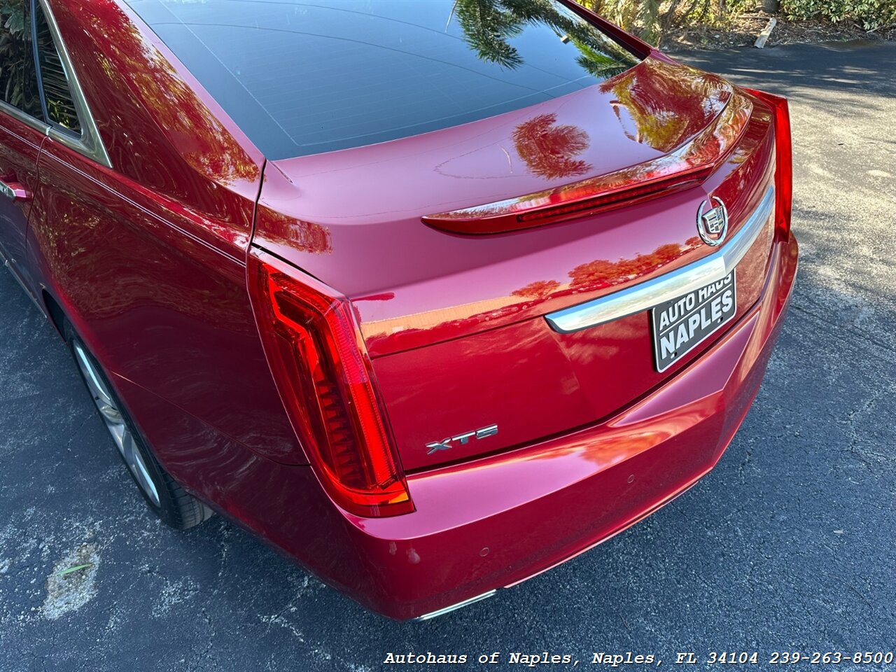 2013 Cadillac XTS Luxury Collection   - Photo 14 - Naples, FL 34104