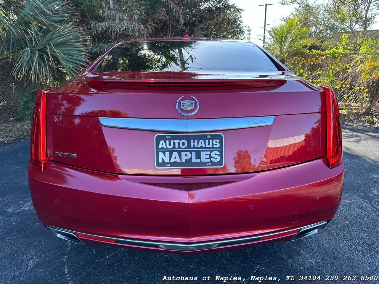 2013 Cadillac XTS Luxury Collection   - Photo 11 - Naples, FL 34104