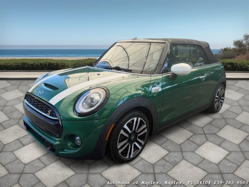 2020 MINI Convertible Cooper S   - Photo 4 - Naples, FL 34104