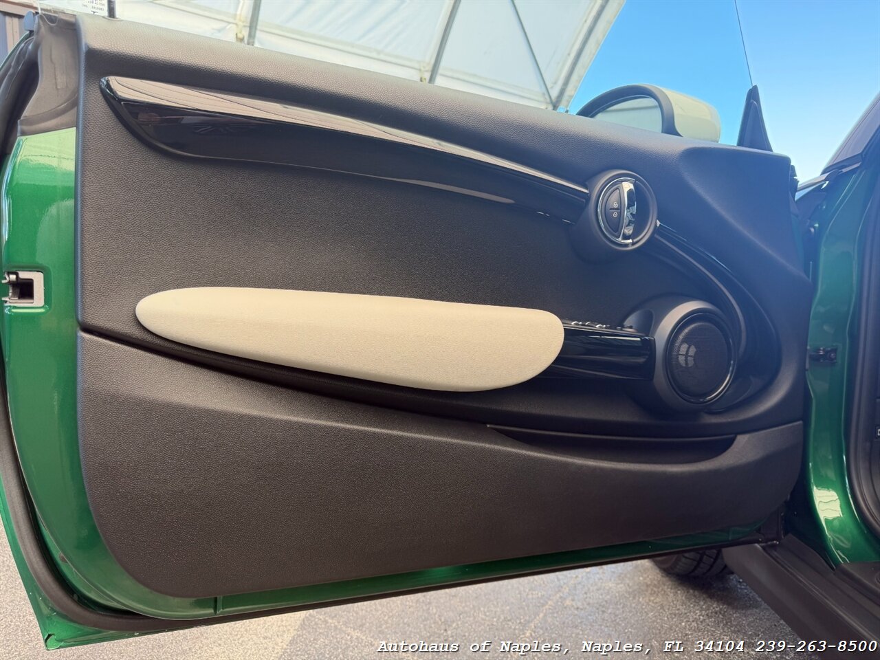 2020 MINI Convertible Cooper S - Photo 24 - Naples, FL 34104