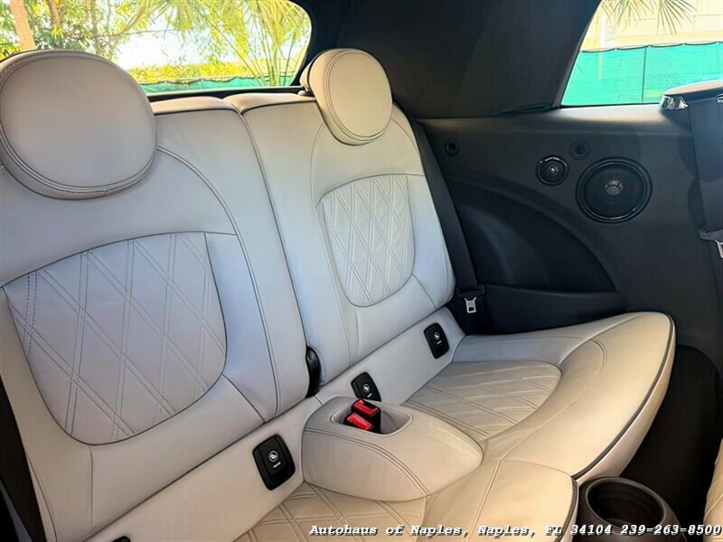 2020 MINI Convertible Cooper S   - Photo 25 - Naples, FL 34104