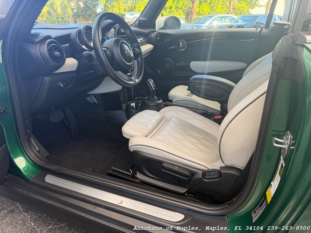 2020 MINI Convertible Cooper S - Photo 21 - Naples, FL 34104