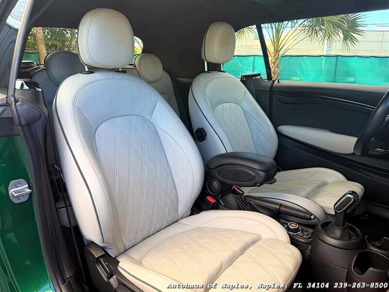 2020 MINI Convertible Cooper S   - Photo 29 - Naples, FL 34104