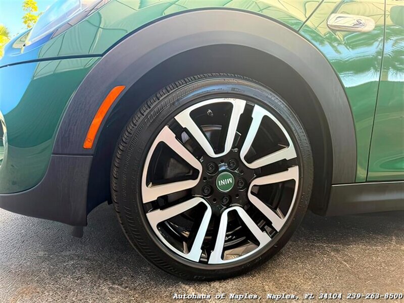 2020 MINI Convertible Cooper S   - Photo 13 - Naples, FL 34104