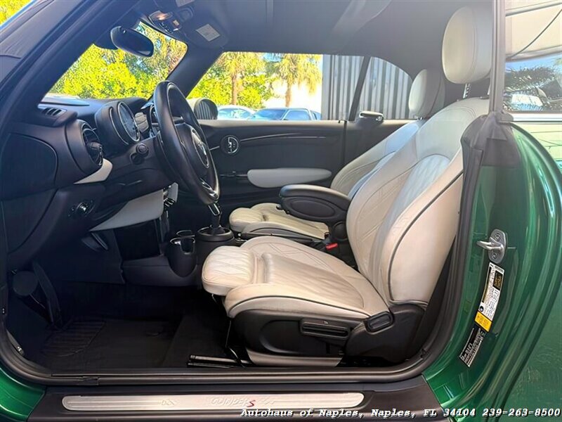 2020 MINI Convertible Cooper S   - Photo 22 - Naples, FL 34104
