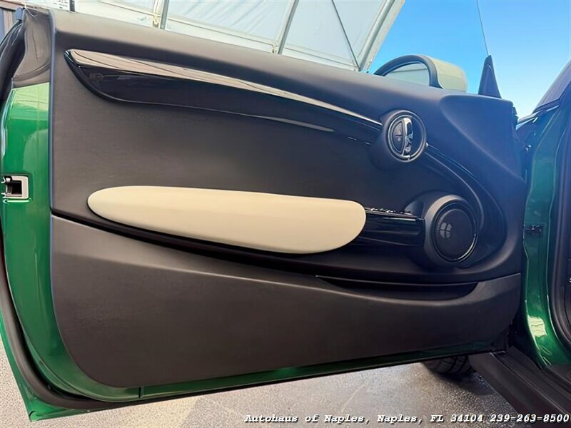 2020 MINI Convertible Cooper S   - Photo 24 - Naples, FL 34104